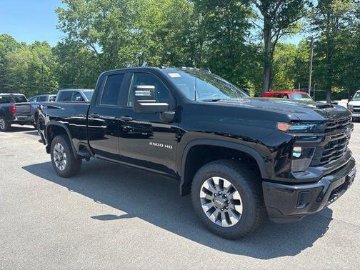 Black 2026 Chevrolet Silverado 2500 Custom