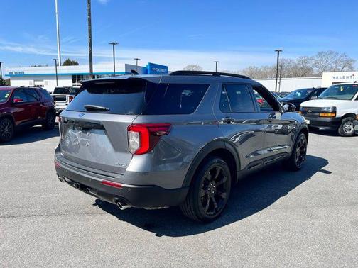 Carbonized Gray Metallic 2022 Ford Explorer ST-Line