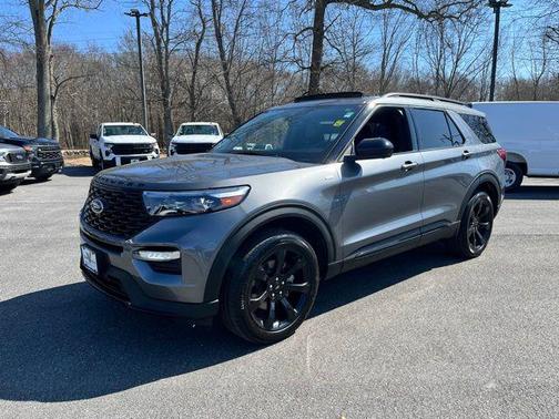Carbonized Gray Metallic 2022 Ford Explorer ST-Line