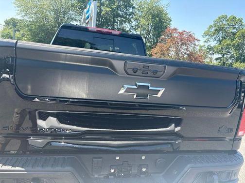 Black 2026 Chevrolet Silverado 2500 Crew Cab, Standard Bed, XR2, 4WD