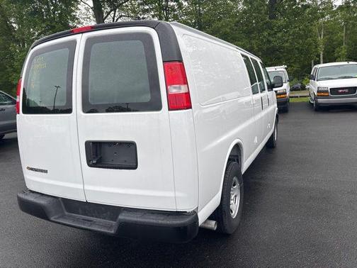 2025 Chevrolet Express 2500 RWD 2500 Extended Wheelbase WT