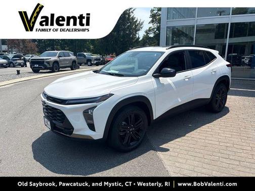 Summit White 2026 Chevrolet Trax FWD ACTIV