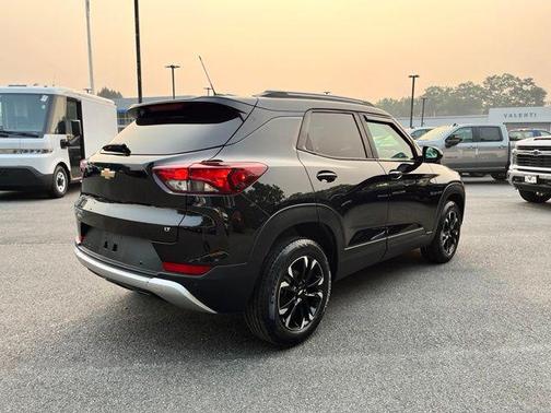 Mosaic Black Metallic 2022 Chevrolet Trailblazer LT
