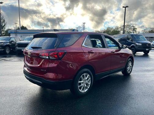 Radiant Red Tintcoat 2023 Chevrolet Equinox 1LT