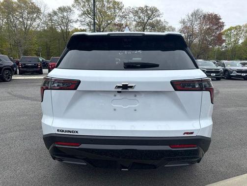Polar White Tricoat 2026 Chevrolet Equinox FWD RS