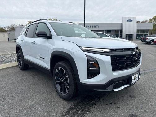 Polar White Tricoat 2026 Chevrolet Equinox FWD RS