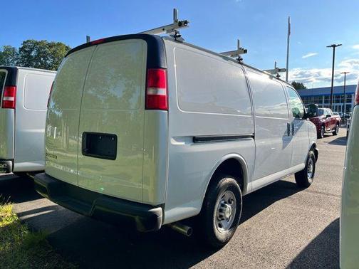 2024 Chevrolet Express 2500 RWD 2500 Regular Wheelbase WT