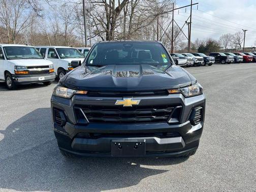 Black 2024 Chevrolet Colorado LT