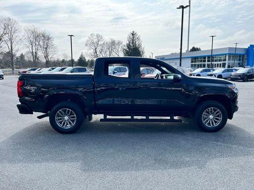 Black 2024 Chevrolet Colorado LT
