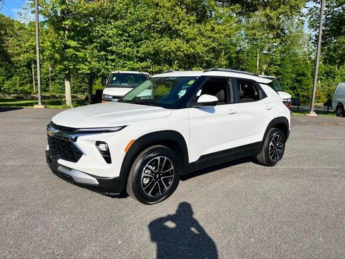 Summit White 2024 Chevrolet Trailblazer LT
