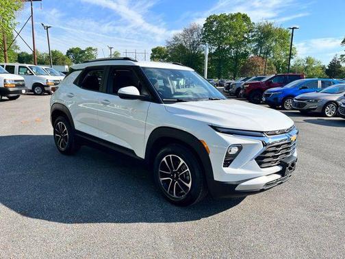 Summit White 2024 Chevrolet Trailblazer LT
