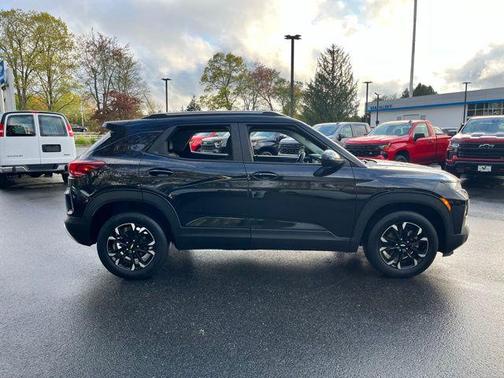 Mosaic Black Metallic 2023 Chevrolet Trailblazer LT