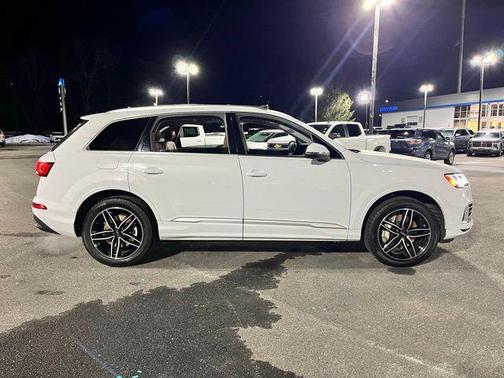 2021 Audi Q7 45 Premium
