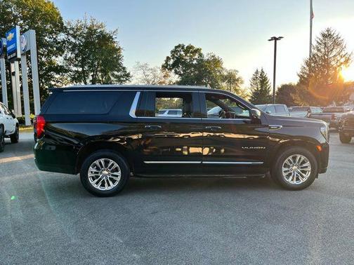 2022 GMC Yukon XL SLT