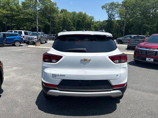 Summit White 2026 Chevrolet Trailblazer LT