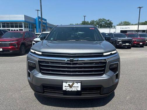 Sterling Gray Metallic 2026 Chevrolet Traverse LT