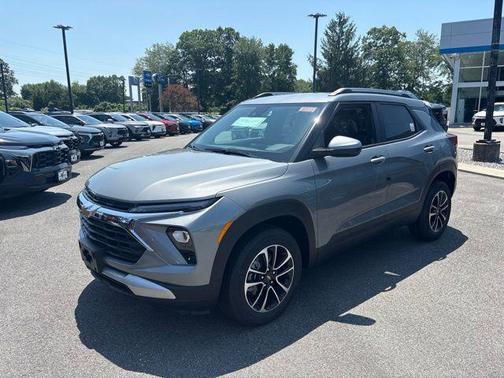 Sterling Gray Metallic 2026 Chevrolet Trailblazer LT