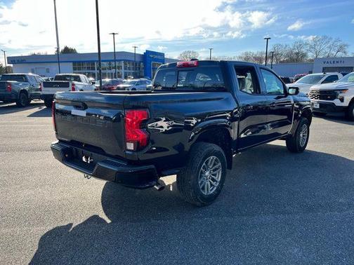 Black 2026 Chevrolet Colorado LT