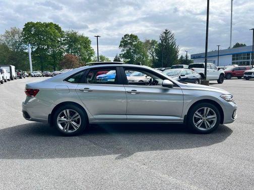 Pyrite Silver Metallic 2023 Volkswagen Jetta 1.5T SE