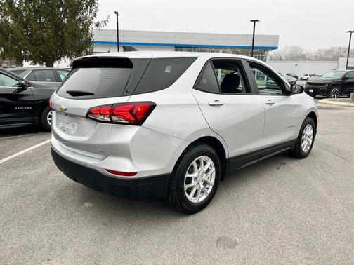 2022 Chevrolet Equinox LS
