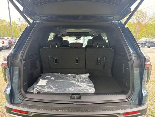 Lakeshore Blue Metallic 2026 Chevrolet Traverse LT
