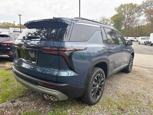 Lakeshore Blue Metallic 2026 Chevrolet Traverse LT
