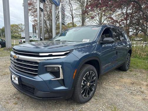 Lakeshore Blue Metallic 2026 Chevrolet Traverse LT