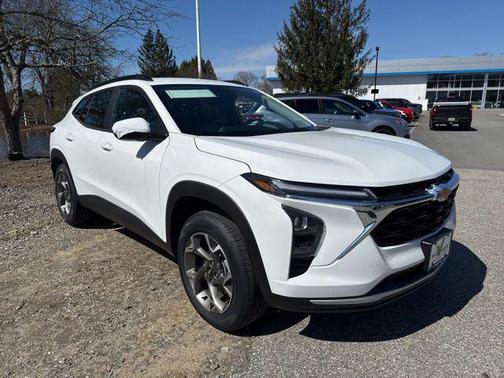 Summit White 2026 Chevrolet Trax LT