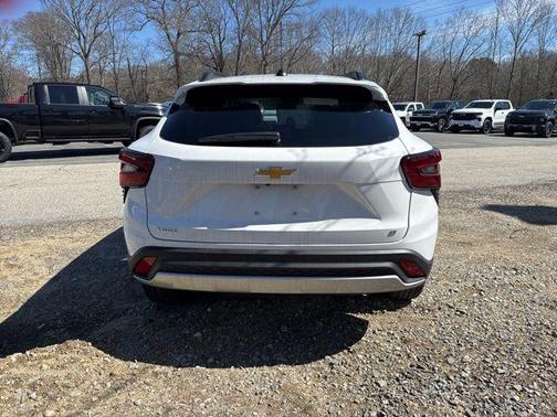Summit White 2026 Chevrolet Trax LT