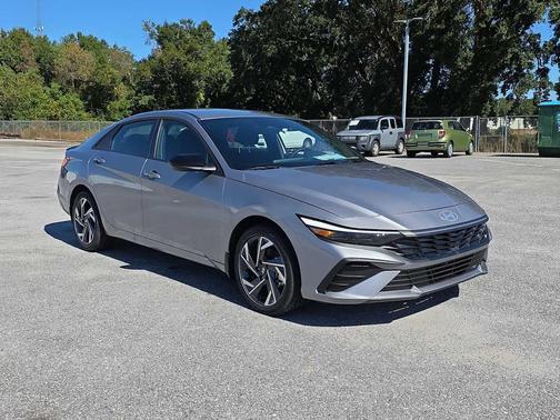 2025 Hyundai ELANTRA HEV SEL Sport