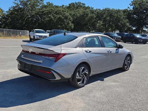 2025 Hyundai ELANTRA HEV SEL Sport
