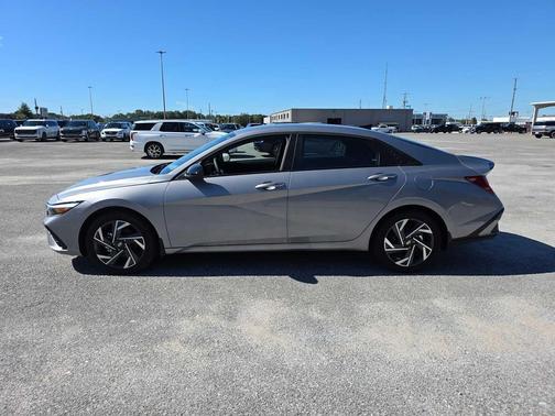 2025 Hyundai ELANTRA HEV SEL Sport