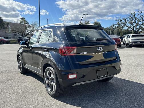 Onyx Black 2026 Hyundai VENUE SEL