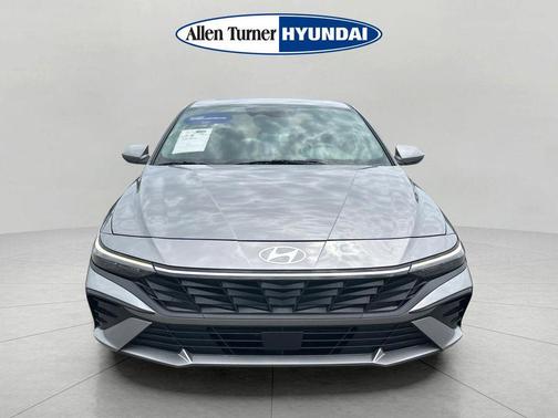 Fluid Metal 2025 Hyundai ELANTRA SEL