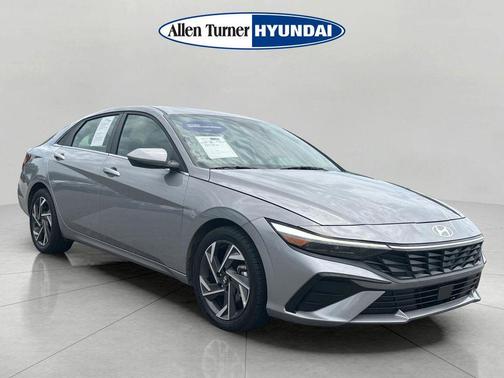 Fluid Metal 2025 Hyundai ELANTRA SEL