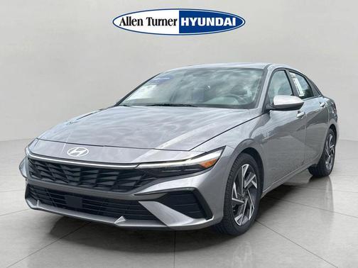 Fluid Metal 2025 Hyundai ELANTRA SEL