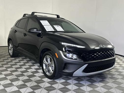 Abyss Black Pearl 2023 Hyundai KONA SEL