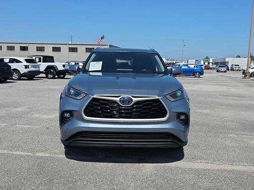 2021 Toyota Highlander Hybrid XLE