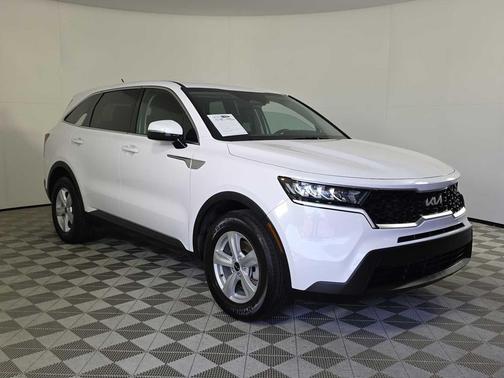 2022 Kia Sorento LX