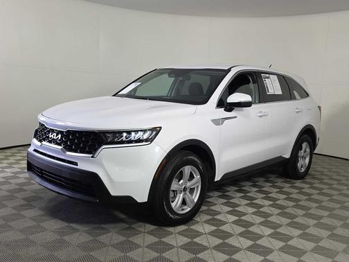 2022 Kia Sorento LX