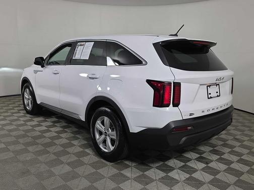 2022 Kia Sorento LX