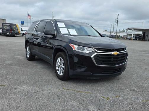Mosaic Black Metallic 2019 Chevrolet Traverse LS