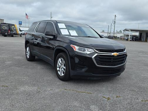 Mosaic Black Metallic 2019 Chevrolet Traverse LS