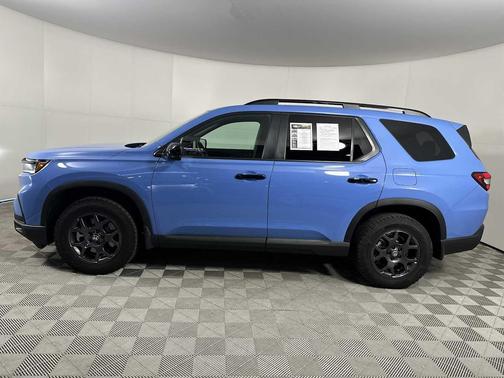 Diffused Sky Pearl 2025 Honda Pilot TrailSport