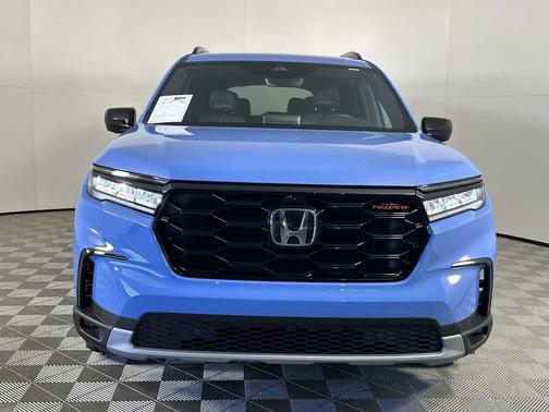 Diffused Sky Pearl 2025 Honda Pilot TrailSport
