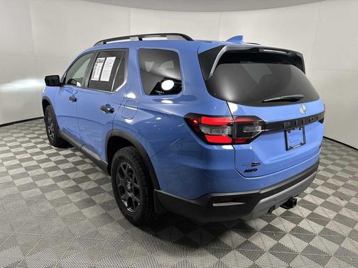 Diffused Sky Pearl 2025 Honda Pilot TrailSport
