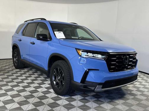 Diffused Sky Pearl 2025 Honda Pilot TrailSport