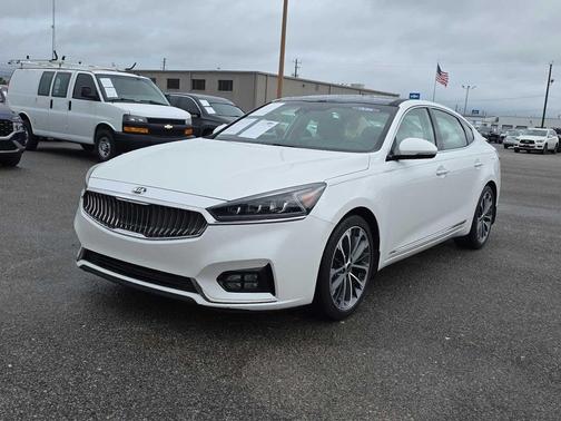 Snow White Pearl 2018 Kia Cadenza Technology