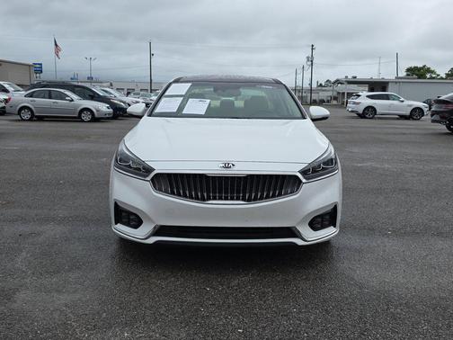 Snow White Pearl 2018 Kia Cadenza Technology