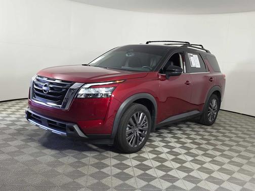 2023 Nissan Pathfinder SL FWD